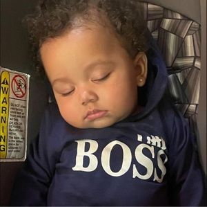 Meet your Posher, Dee